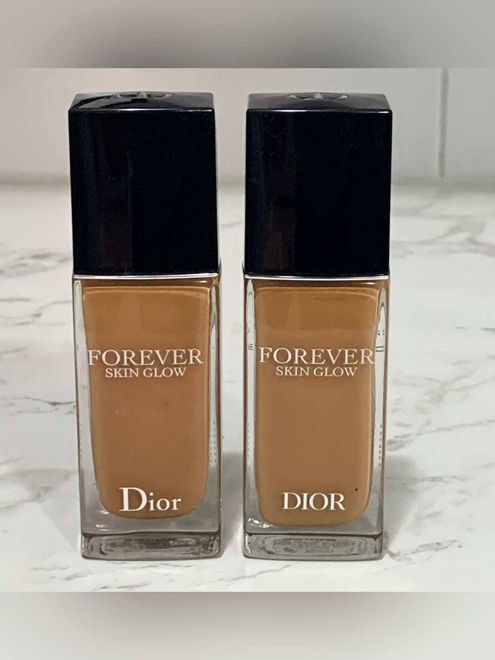 (sampled) 2X Dior Forever 4.5W Skin Glow Hydrating Foundation